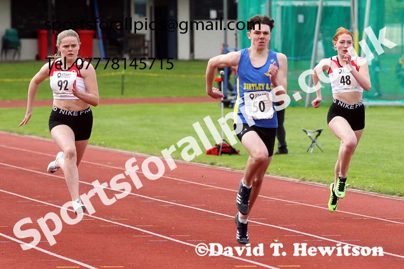 100 metres, NECAA Open Meeting, Morpeth, Sunday, September 27th. David T. Hewitson/Sports for All Pics
